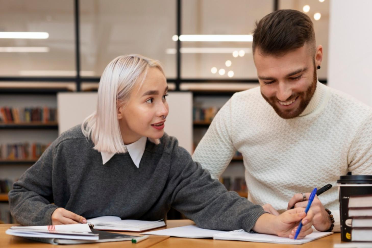 Sesión de análisis financiero en entorno profesional